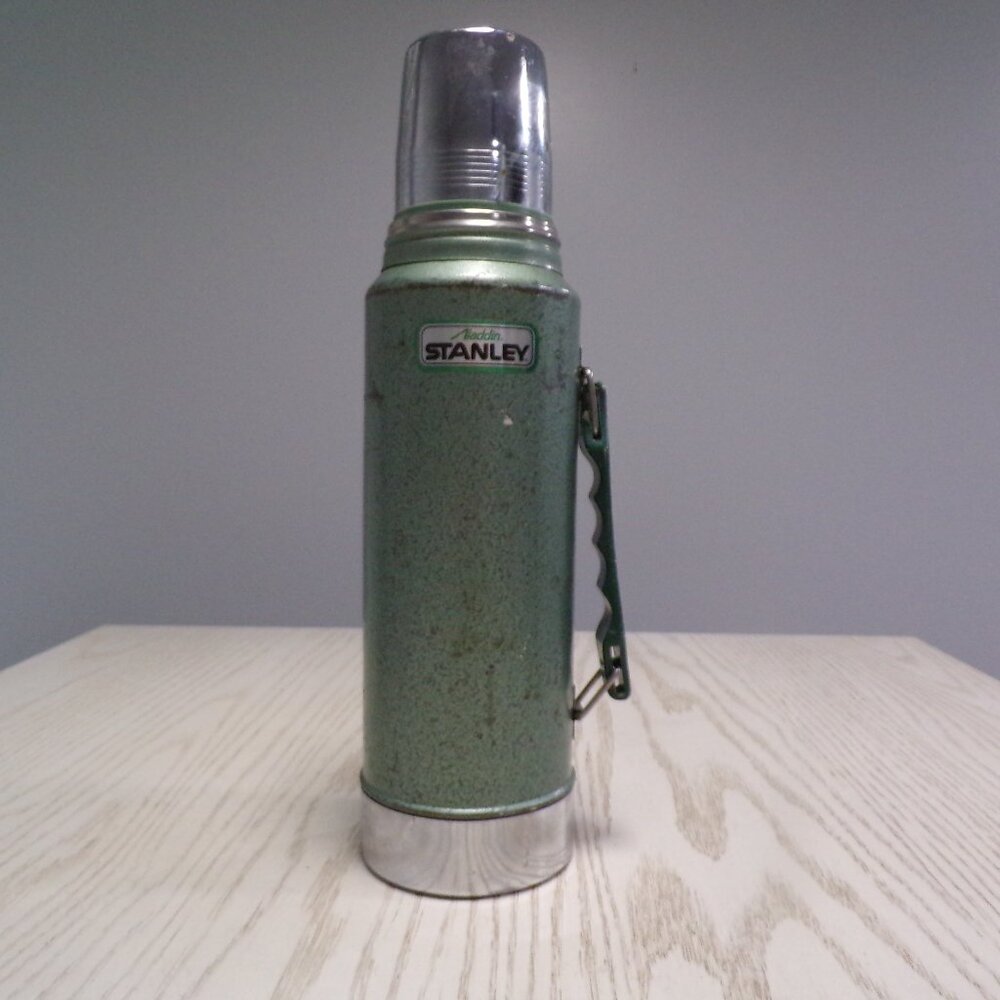 Vintage Aladdin Stanley Vacuum Thermos 32 oz Quart Model A-944DH Green Silver